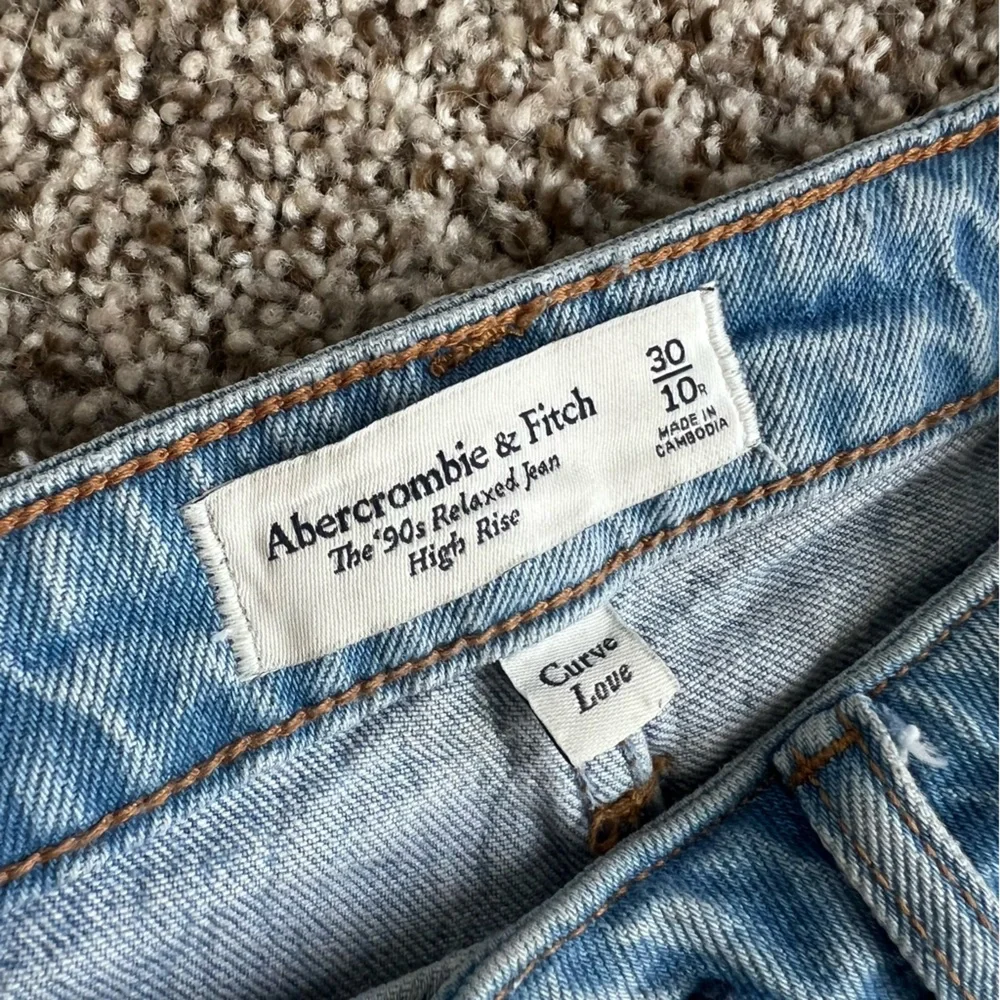 Abercrombie & Fitch Cuffed Jean - Picture 3 of 3